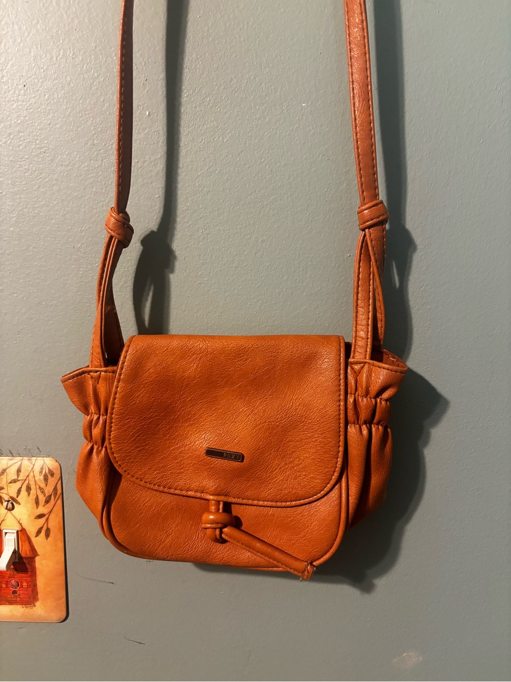 Adorable Roxy Crossbody Mini Faux Leather Brown Purse NWOT